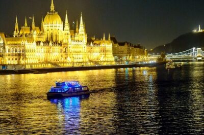 Budapest 4 course Dinner Cruise with Bar Piano and Welcome Drink