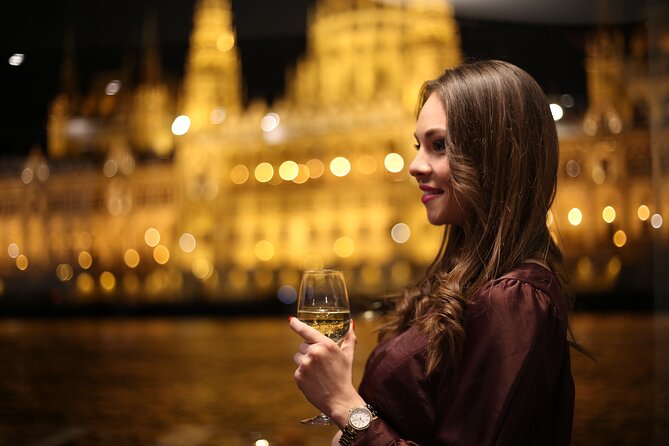 Budapest 4 course Dinner Cruise with Bar Piano and Welcome Drink - Windows, lighting, and getting the best view