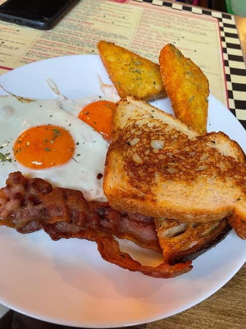 Budapest: 4-hour Bottomless Brunch w/ Cocktails & Craft Beer - Mimosas, Bloody Marys, and craft beer