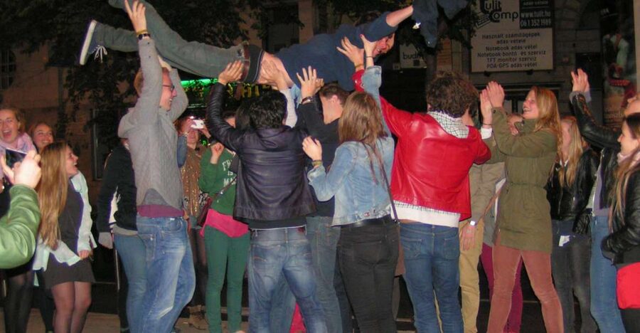 Budapest: 5-Hour Pub Crawl through Ruin Bars - Why Budapest’s ruin bars make a good pub crawl