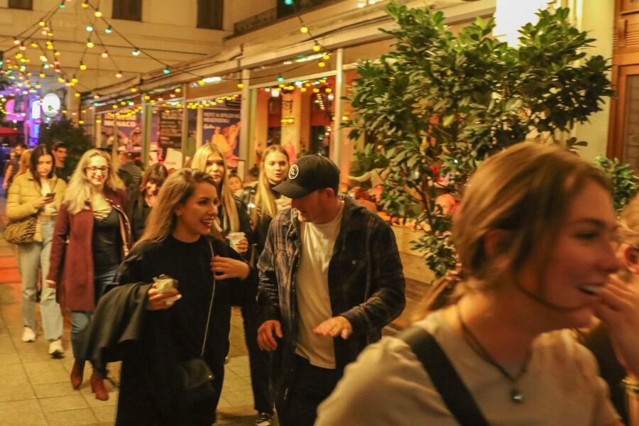 Budapest: Bar Crawl Tour with Local Drinks - What the guides add to the night