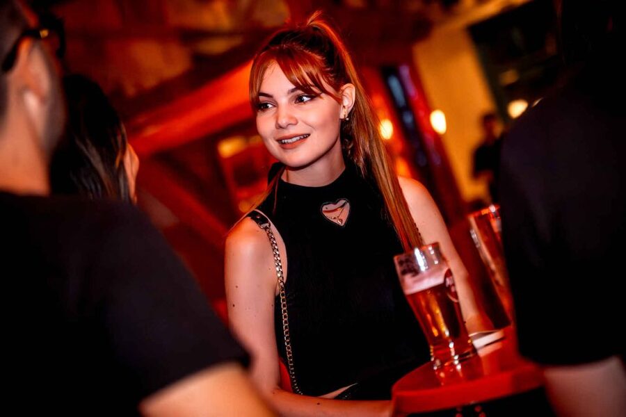 Budapest: Ruin Bar Pub Crawl with Entry Tickets - Why ruin bars make a good first night in Budapest