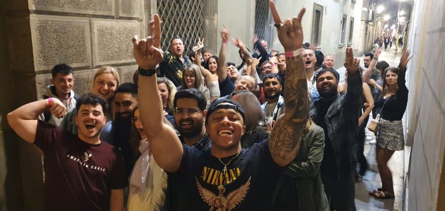Budapest: Ruin Bar Pub Crawl with Entry Tickets - My verdict: book it for the social value