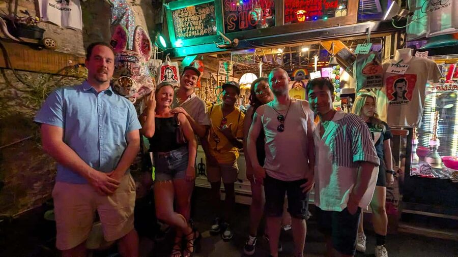 Budapest: Ruin Bars, Street Art, and Jewish Quarter Tour - Walking through the Jewish Quarter