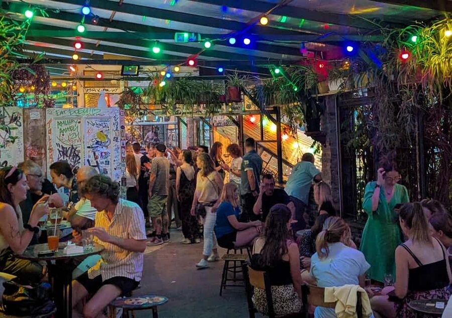 Budapest: Ruin Bars, Street Art, and Jewish Quarter Tour - Meeting the guide at the Budapest Eye