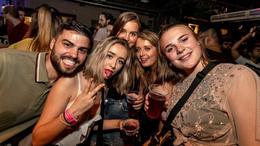 Budapest: Unmissable Bar Crawls with Shots & VIP Club Entry - Free shots and the real cost of the night
