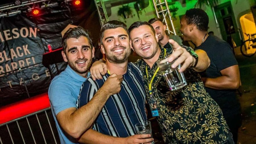 Budapest: Unmissable Bar Crawls with Shots & VIP Club Entry - Practical timing, clothing, and booking advice