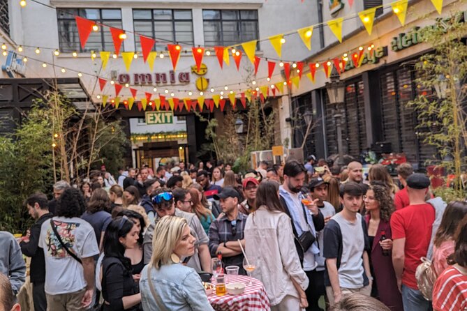 Budapest Vibe: Ruin Bars, Street Art and Culture Tour - Walking through Erzsébetváros and the Jewish Quarter
