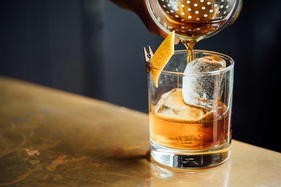 Buenos Aires: Speakeasy & Mixology Bar Tour with Cocktails - Stop one: a hidden speakeasy