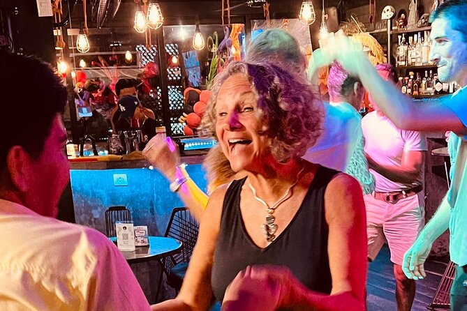 Cabaret Show and Mixology Cocktails in a Mexican Cantina - Timing your arrival and your evening