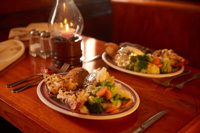 Cancun Lagoon Sunset Sailing Trip aboard classic Galeón with Dinner and Free bar - Choosing between steak, lobster, and vegetarian dinner