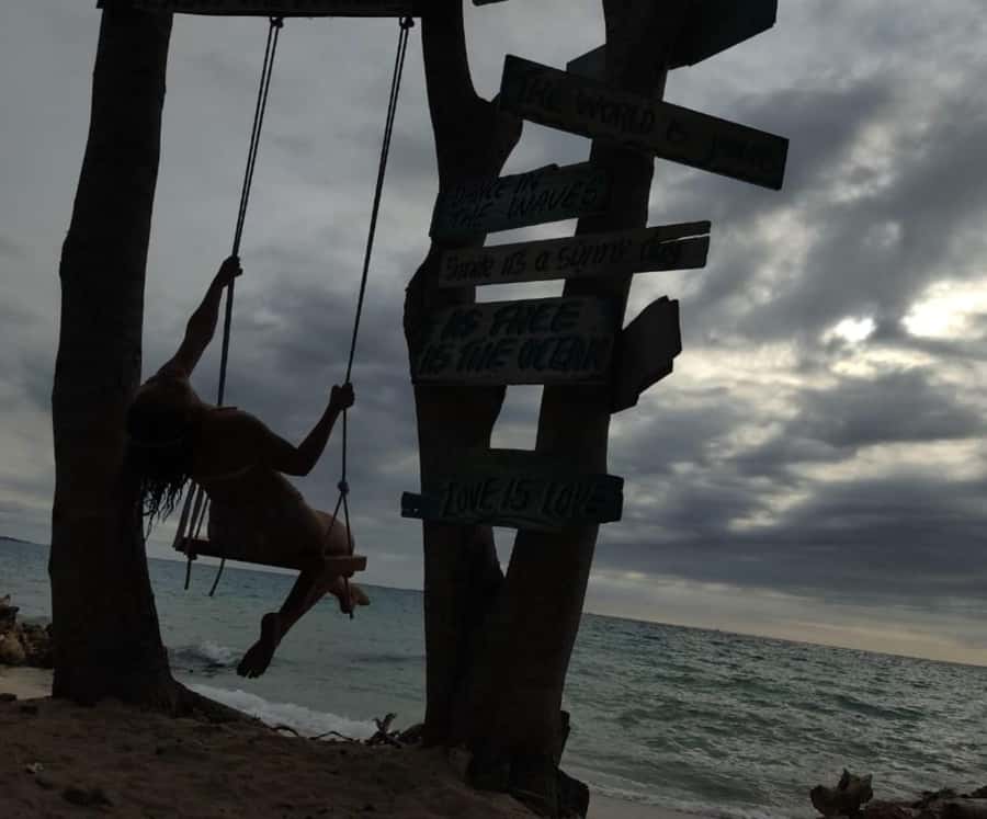 Cartagena: Cristal Beach Day Trip with Cocktail and Lunch - Key points to know