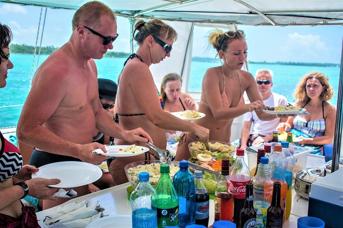 Catamaran Ile aux Cerfs, snorkeling + GRSE Waterfall, BBQ & Bar - Why this catamaran day works well