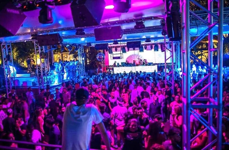 Catania Guided Bar Crawl in the Old Town - The guide’s role and the limits of the format