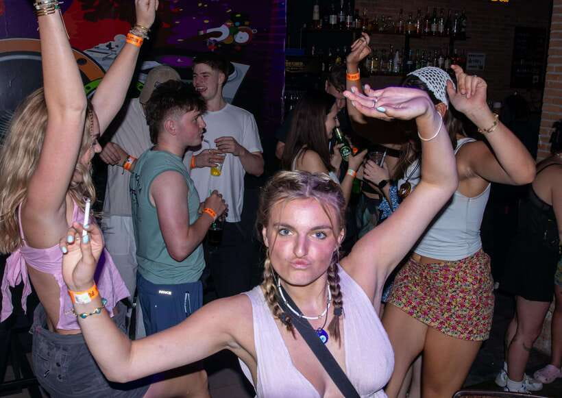 Chiang Mai Pub Crawl: The Best Nightlife in Town! - Starting the night at Revolution Hostel at 8pm