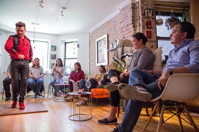 Chicago Hidden Gem: Mid-Century Cocktail Bars Walking Tour - A 1930s lounge feel and live music