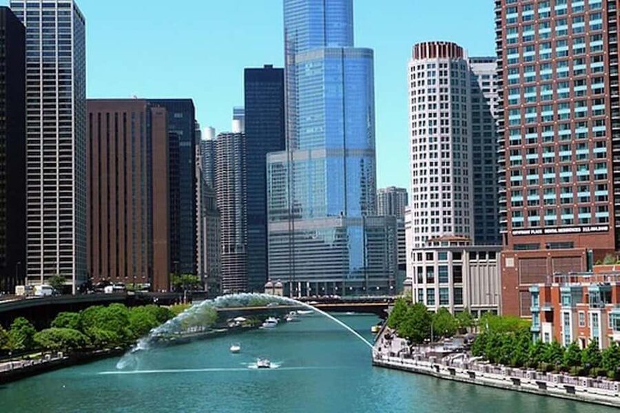 Chicago: Tiki Bar Cruise on Chicago River or Lake Michigan - Dock 12 and the arrival plan