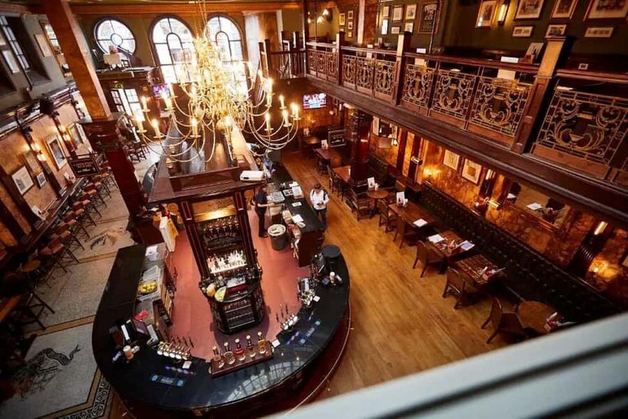 City of London Historic Pub Tour with Beers and Bar Snacks - Four pubs, four different moods