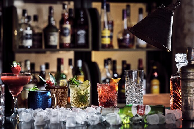 Cocktail Bartending Masterclasses by the sea - Making cocktails beside the sea in Argassi