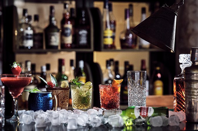 Cocktail Bartending Masterclasses by the sea - Who should book this activity?