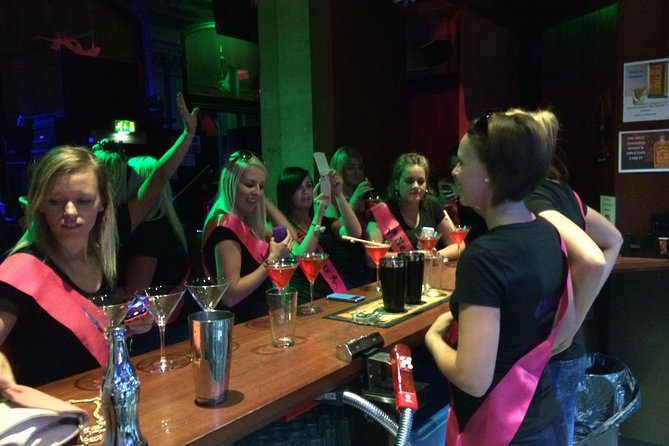 Cocktail Classes in Bristol, England - What the private setting changes