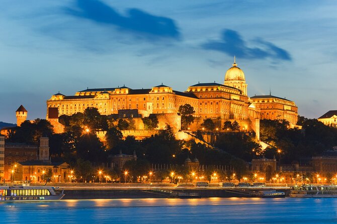 Cocktail Cruise and City Views on the Danube in Budapest - Cocktails, food, and onboard comfort