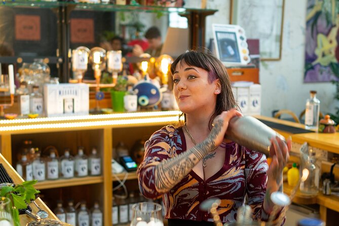 Cocktail Masterclass & Distillery Tour Combo - Behind the scenes with the founder