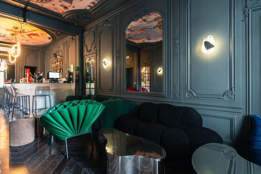 Cocktails lessons in Speakeasy - A good match for couples and friends