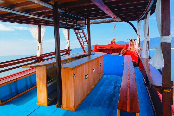 CocoTipAdventures and Snorkel with Meals-BBQs-Cocktail-Sunset - Why the small group matters on Koh Tao