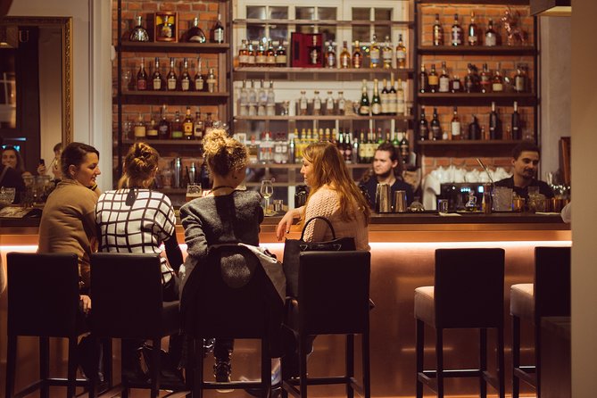 Craft Cocktails Tasting in Gdańsk - Watching the drinks come together