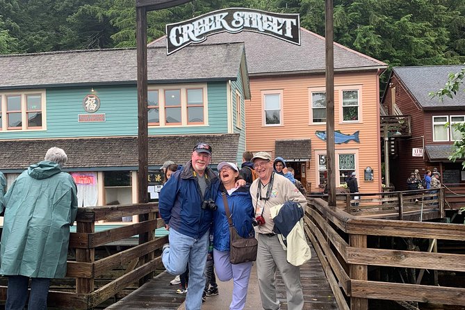 Cruisin' and Boozin' - 90 minute Historical Walking Tour of Sites and Bars - Weather, walking, and group comfort