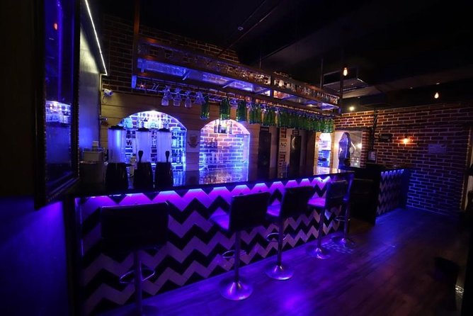 Delhi: Pub Crawl (3 Hours Guided Bar Hopping Tour) - A social format for solo visitors and small groups