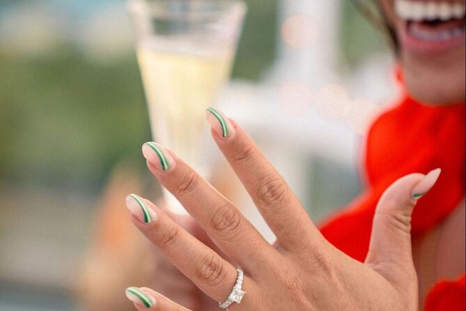 Diamonds and Cocktails a Shopping Experience in Grand Cayman - Is the $25 price good value?