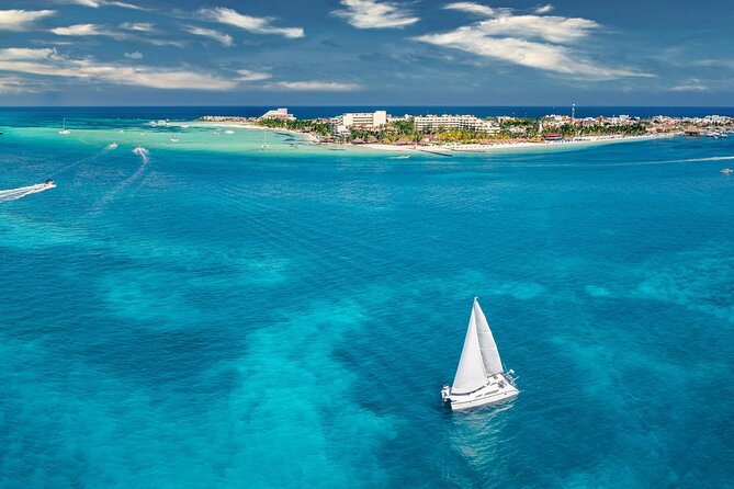 Discover Isla Mujeres: Catamaran, Snorkeling, and "Ice Bar" - The return sail and the main practical risk
