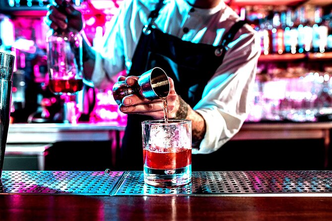 Discover the Bars and Nightlife in Milan - Timing, clothing, and practical details