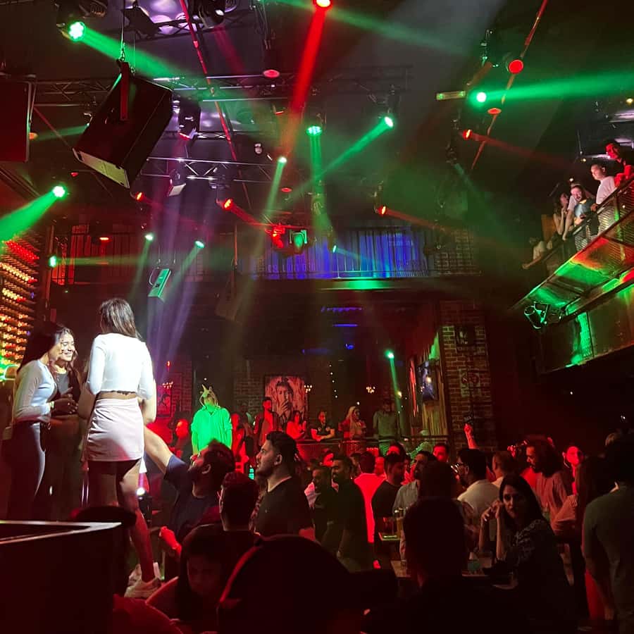 Dubai: Pub Crawl Nightlife Tour - Should you book the Dubai pub crawl?