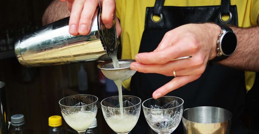 Dublin: Cocktail Masterclass - Making two signature cocktails