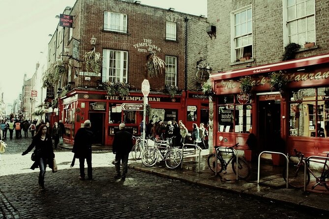 Dublin Self-Guided Murder Mystery Tour by Temple Bar - Collecting the clues at College Green