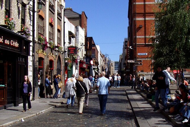 Dublin Temple Bar Night Tour - Pubs with secret rooms and working spaces