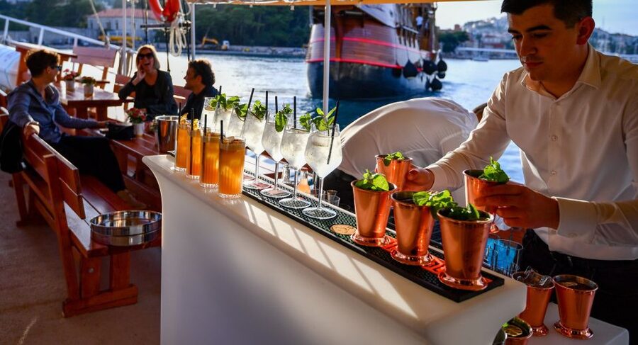 Dubrovnik: Panoramic Sunset Cocktail Cruise Around Old Town - Canapés, bruschetta, fruit, and ice cream
