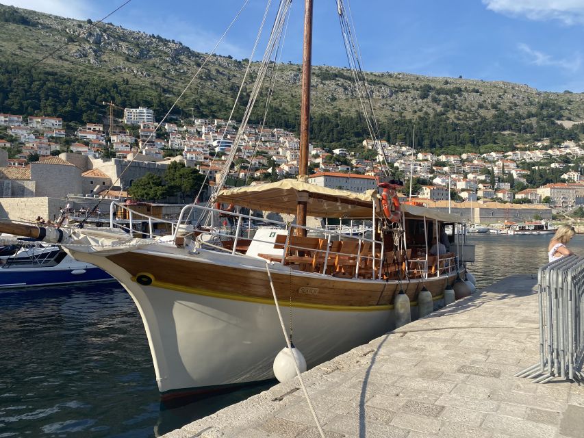 Dubrovnik: Panoramic Sunset Cocktail Cruise Around Old Town - Sunset, stars, and the limits of weather