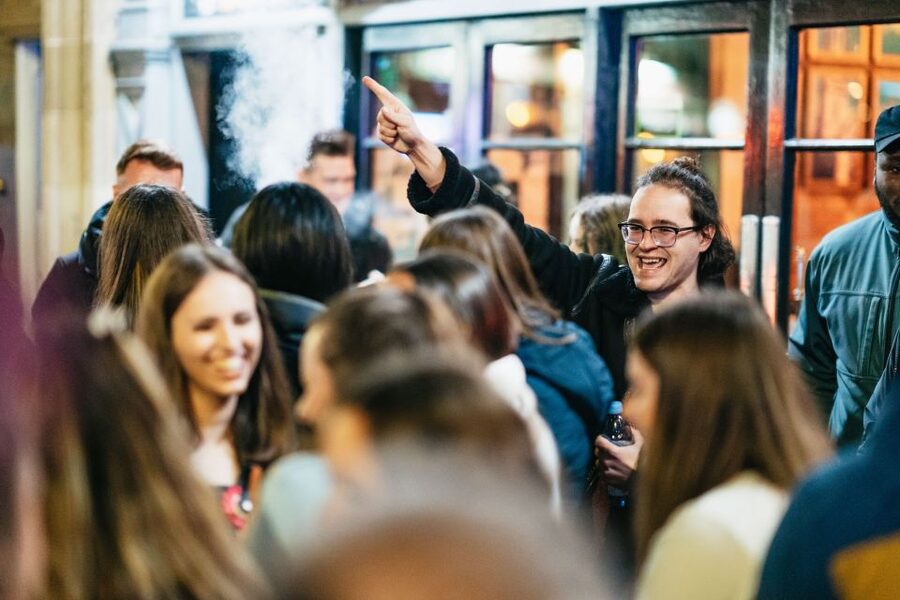 Edinburgh: 7 Bar Pub Crawl with 7 Shots & Discounts - Key points to know before you go