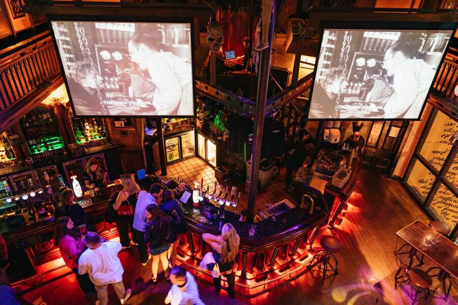 Edinburgh: 7 Bar Pub Crawl with 7 Shots & Discounts - The included shots are useful, but read the fine print