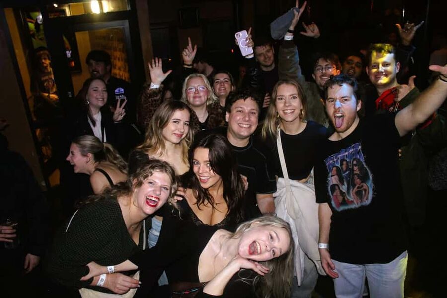 Edinburgh: The Original Pub Crawl 7 Bars 7 Shots & Discounts - What $20 gets you
