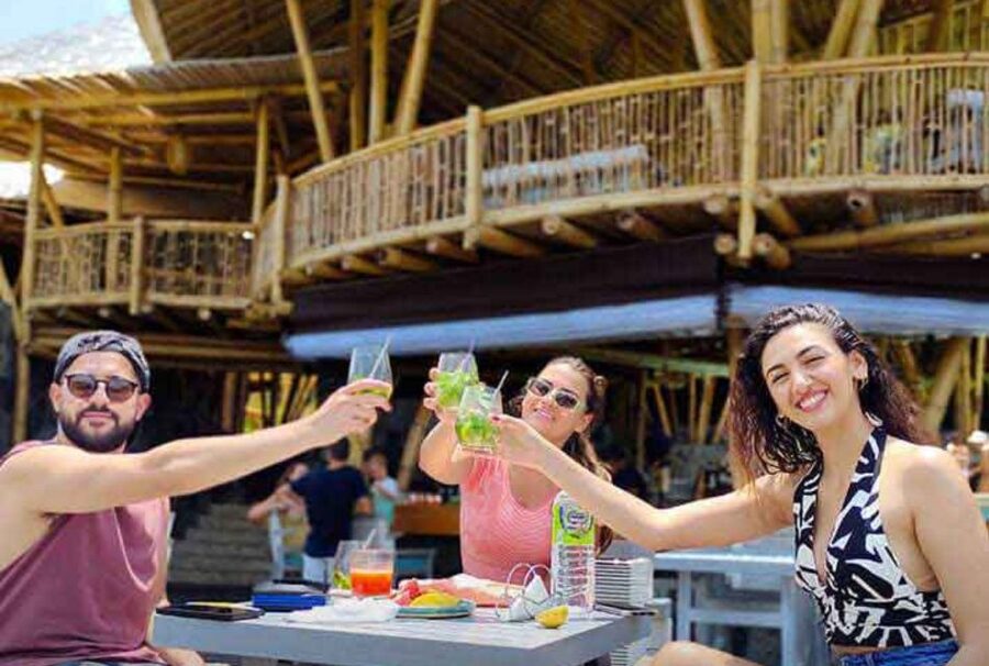 Ella Ravana Pool Club Dip & Dine+2 Free Cocktails!+Zipline - Two cocktails make the package feel like a celebration