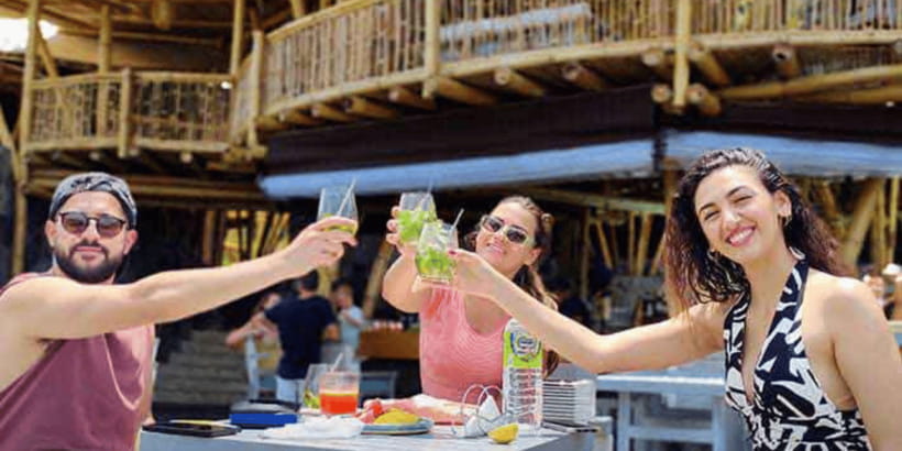 Ella Ravana Pool Club Dip & Dine+2 Free Cocktails!+Zipline - Ravana Pool Club is the relaxed center of the visit