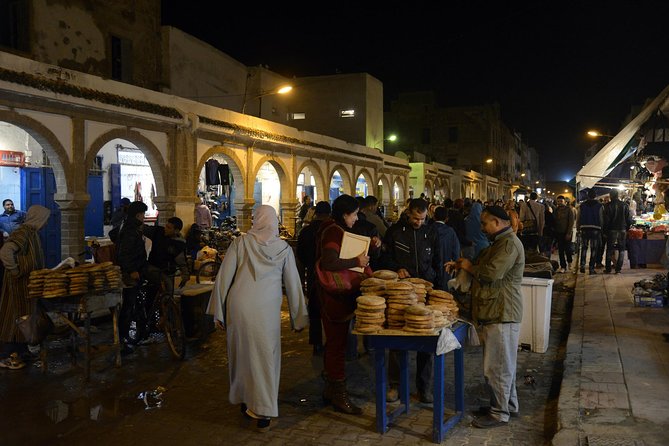 Essaouira Guided Tour: 3 on 1 - Nightlife tour, Live like a local & Street food - Essaouira Beach after the market
