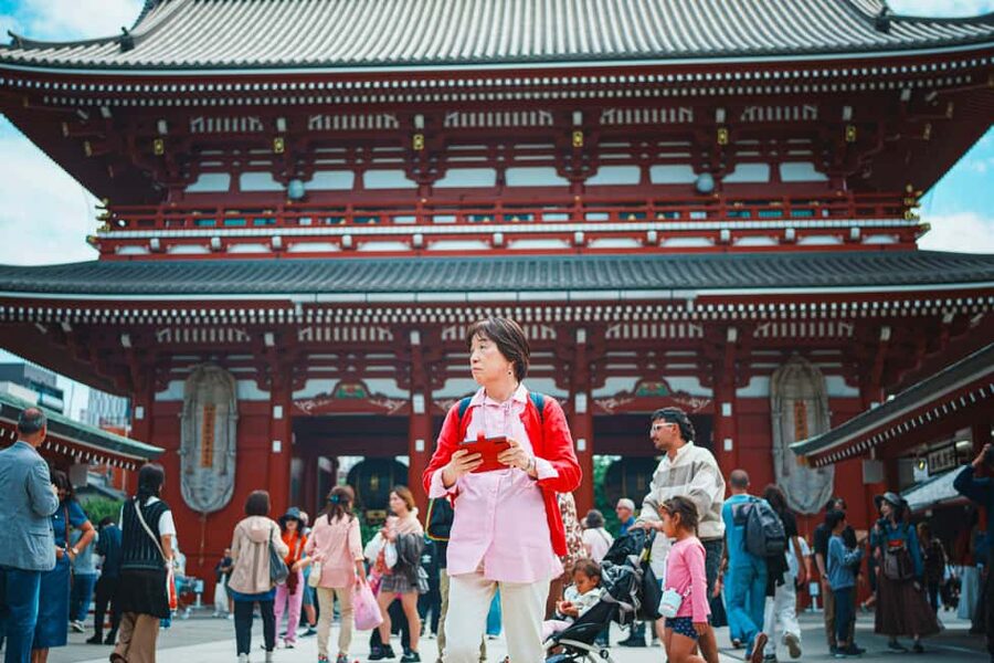 Explore Hidden Tokyo: Local Barhopping & Nightlife in Koenji - The English Guide and the Local-Language Factor