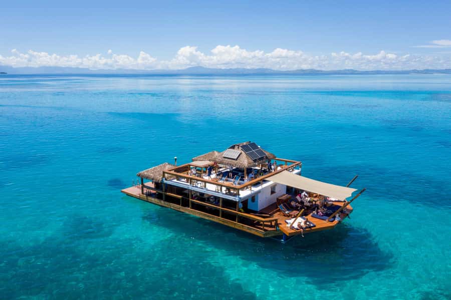 Fiji: Cloud 9 Floating Bar and Pizzeria Day Trip - Pizza, cocktails, and the real cost of the day