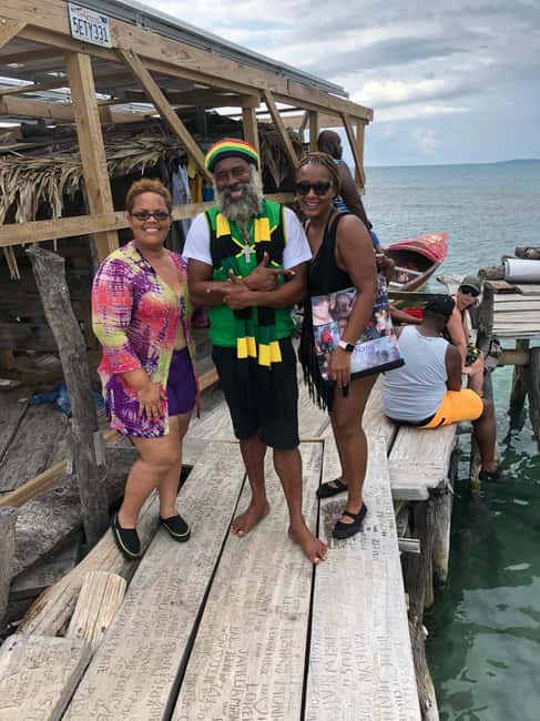 Floyd’s Pelican Bar, Ys Falls and Black River Safari Tour - Three very different sides of Jamaica in one day